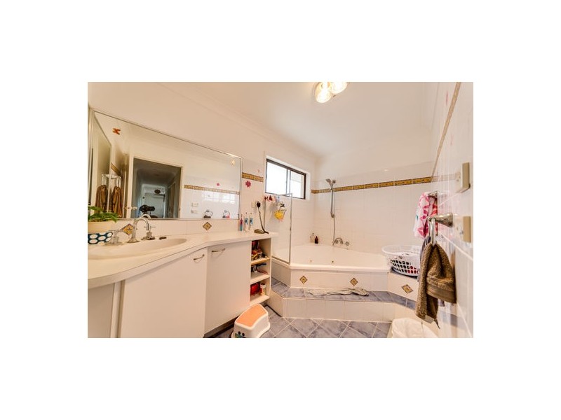 42 Fanfare Street, Eight Mile Plains QLD 4113