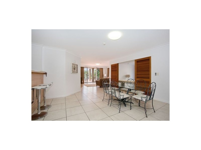 39/126 Old Burleigh Road, Broadbeach QLD 4218