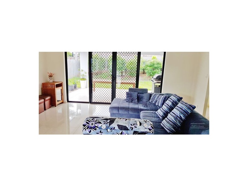 24 Cityview Crescent, Mooroobool QLD 4870