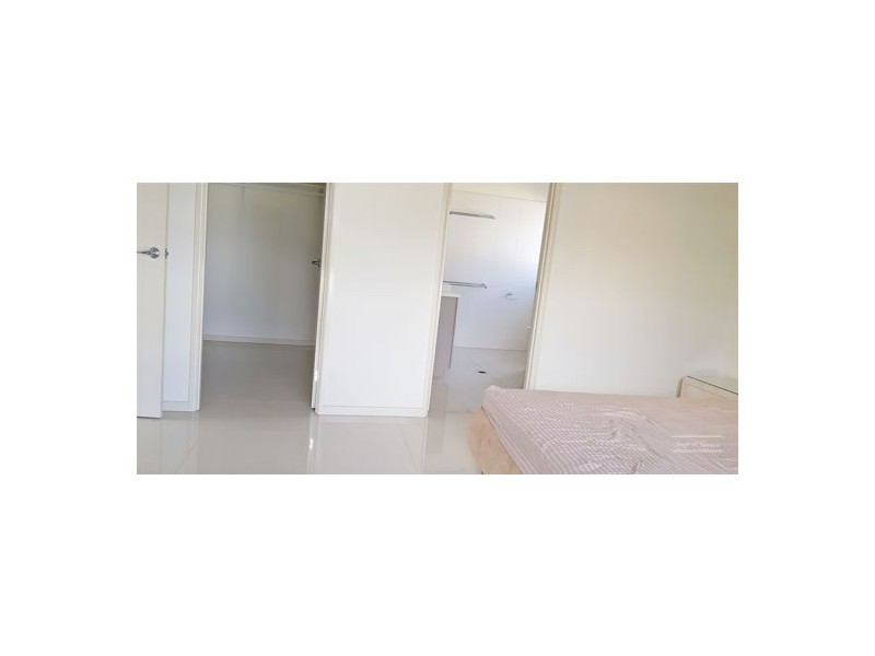 24 Cityview Crescent, Mooroobool QLD 4870