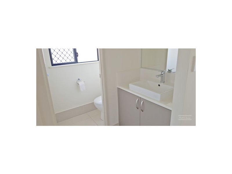 24 Cityview Crescent, Mooroobool QLD 4870