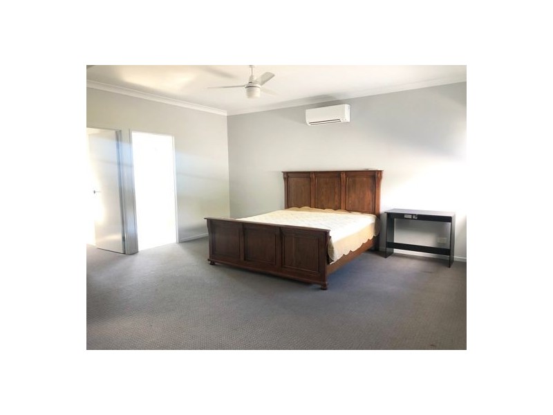 1 Riflebird Street, Coomera QLD 4209