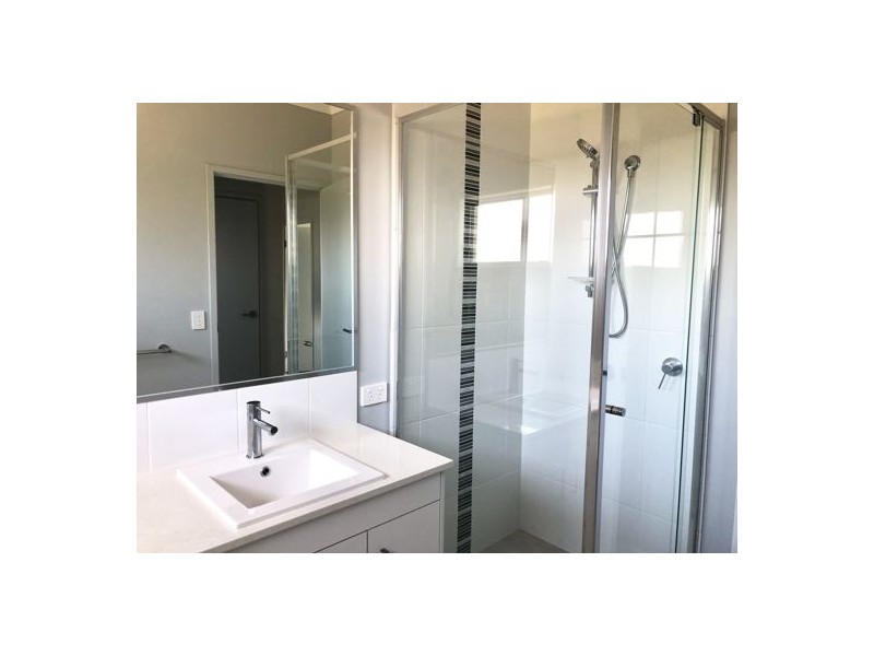 1 Riflebird Street, Coomera QLD 4209