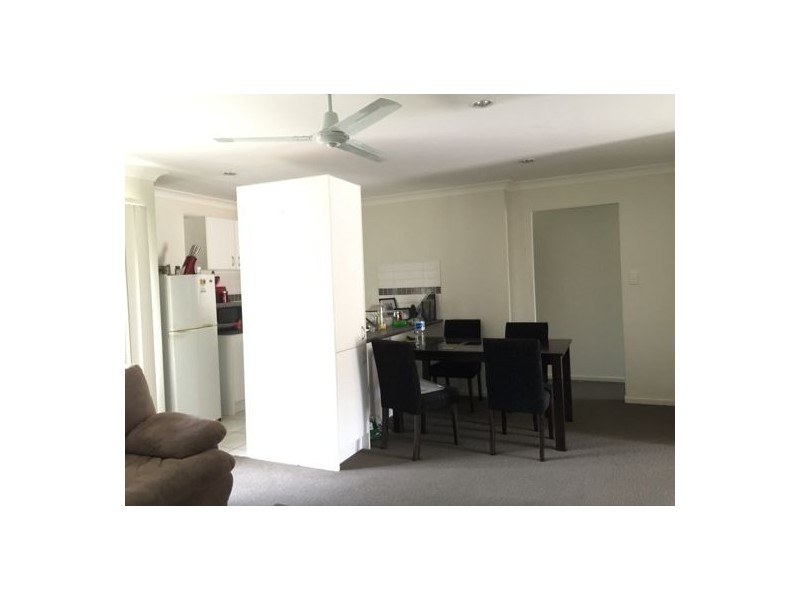 8/8 Rosegum Pl, Redbank Plains QLD 4301