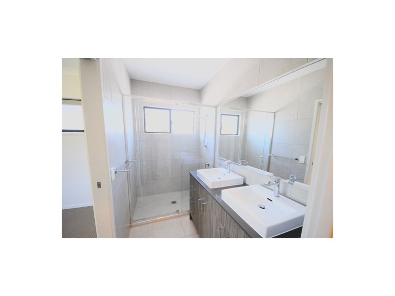 15 Arrosa Street, Calamvale QLD 4116