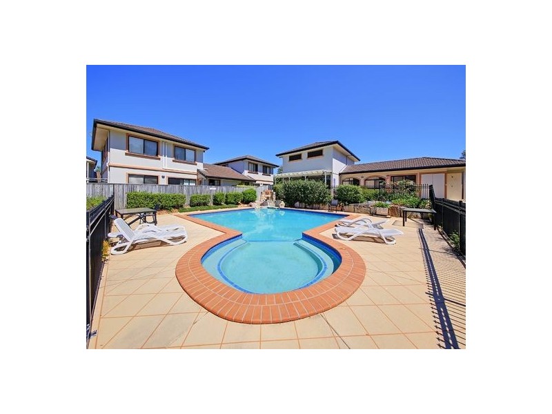 12 Greendale way, Carindale QLD 4152