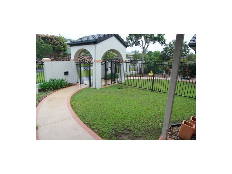 12 Greendale way, Carindale QLD 4152