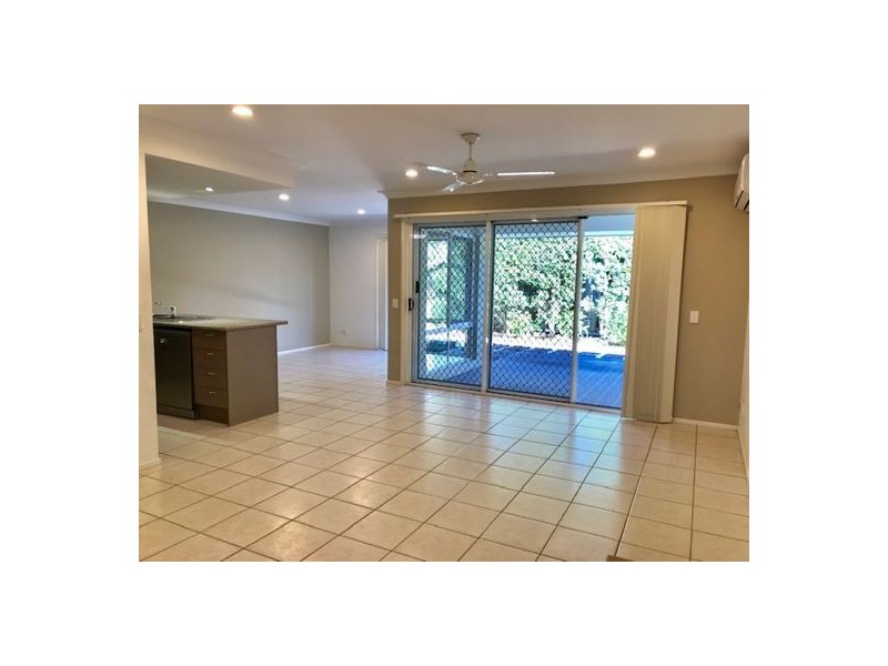 4/29 Lachlan Drive, Wakerley QLD 4154