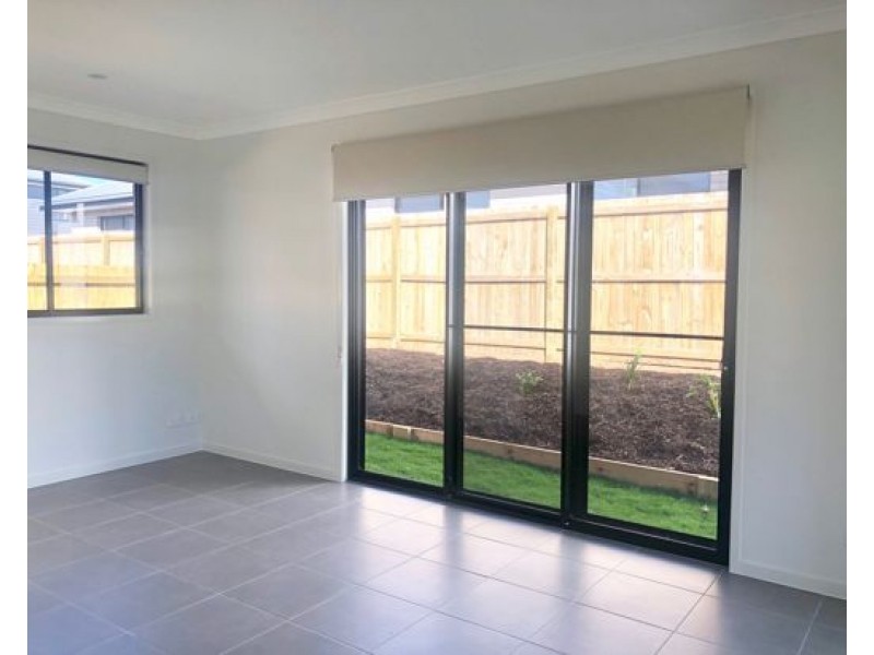 32 Arundel Springs Avenue, Arundel QLD 4214