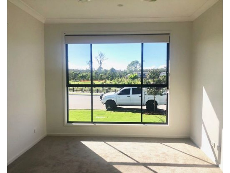 32 Arundel Springs Avenue, Arundel QLD 4214