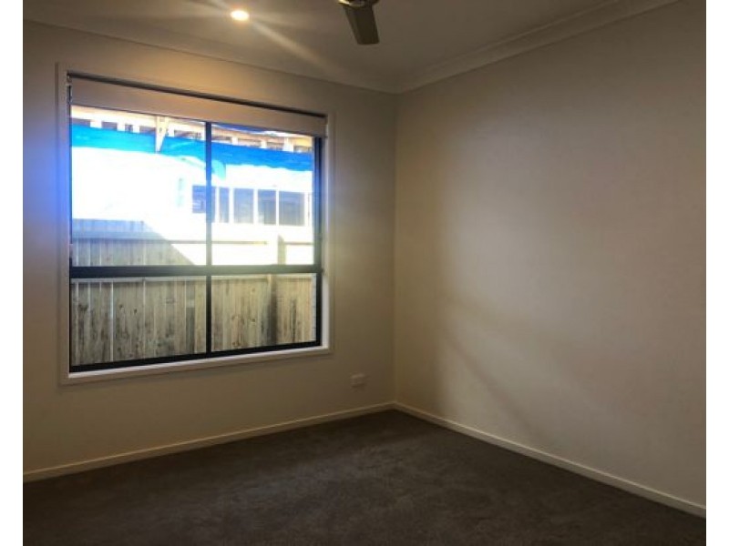 32 Arundel Springs Avenue, Arundel QLD 4214
