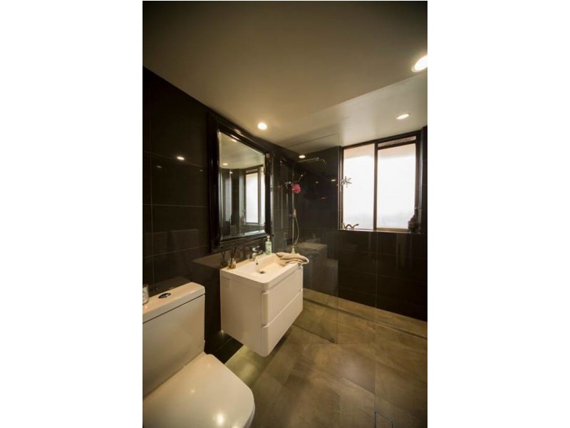 23 219 surf parade, Surfers Paradise QLD 4217