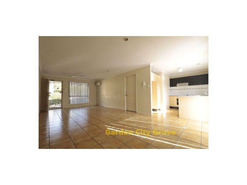 25 Buckingham Place, Eight Mile Plains QLD 4113