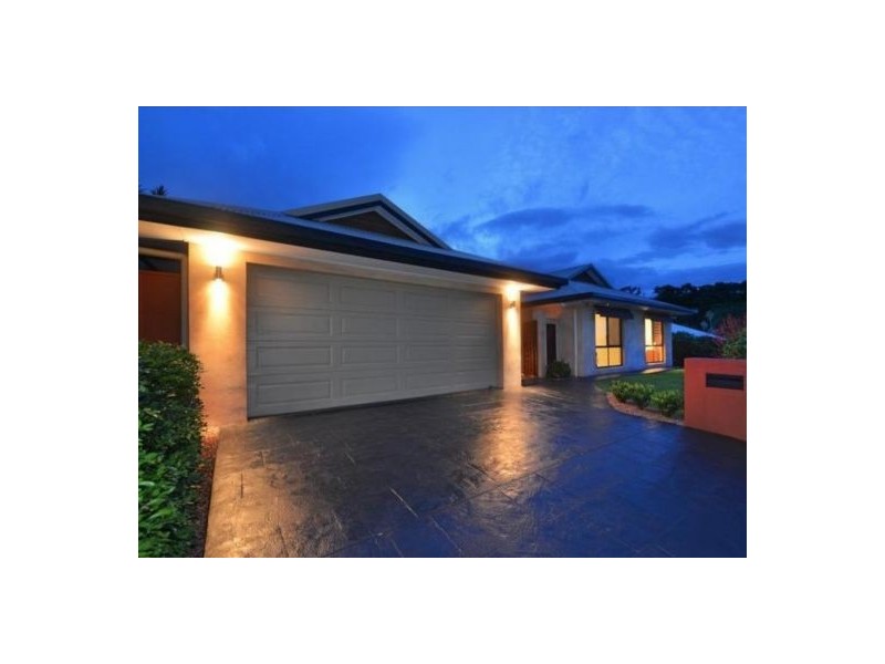 4 Finchley Close, Redlynch QLD 4870