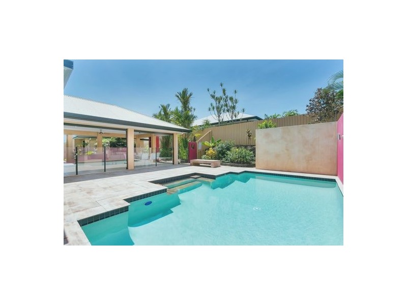 4 Finchley Close, Redlynch QLD 4870