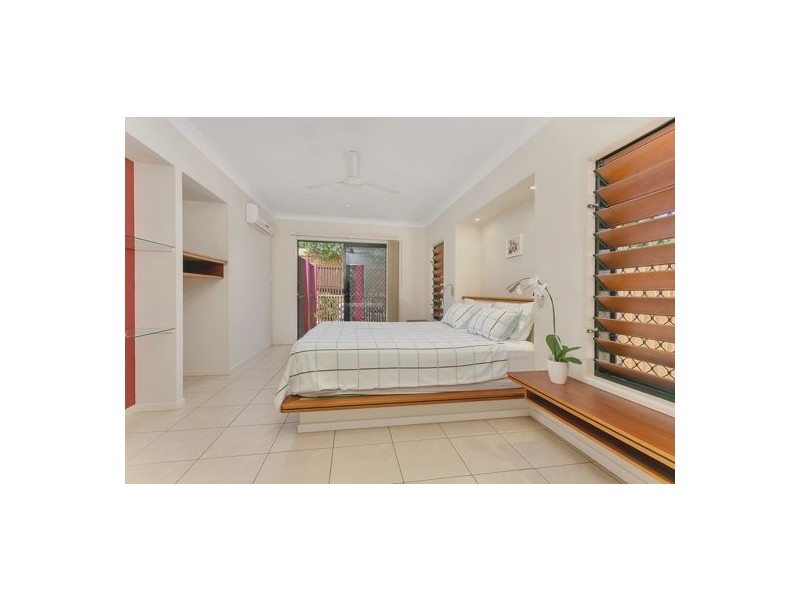 4 Finchley Close, Redlynch QLD 4870