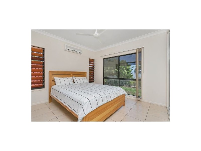 4 Finchley Close, Redlynch QLD 4870