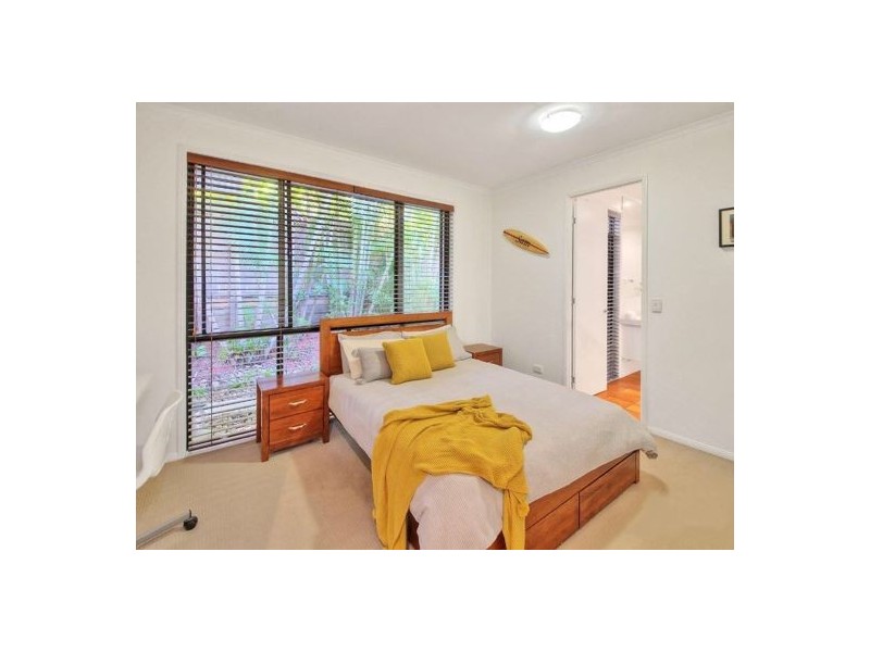 16 Ngairi Close, Eight Mile Plains QLD 4113