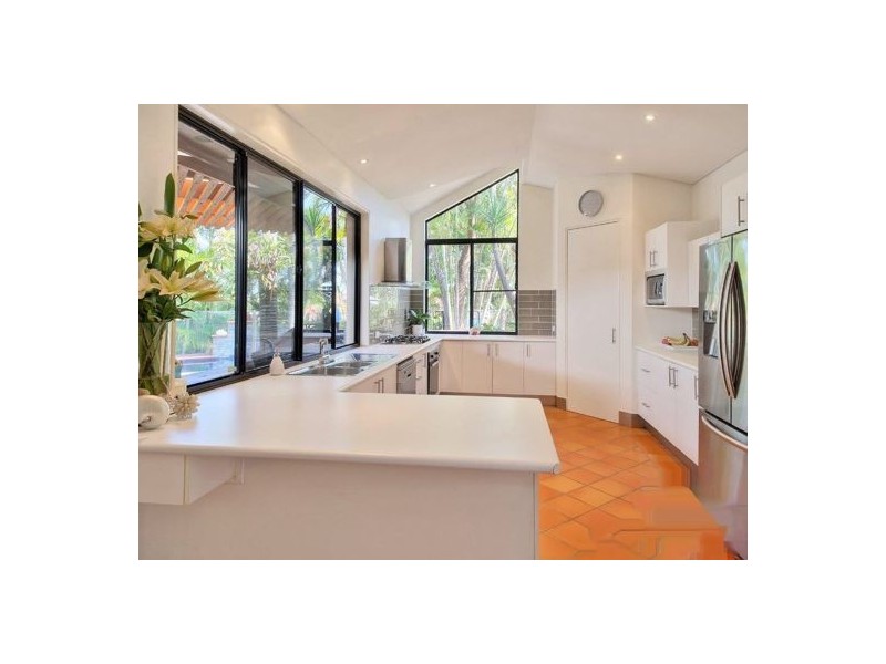 16 Ngairi Close, Eight Mile Plains QLD 4113