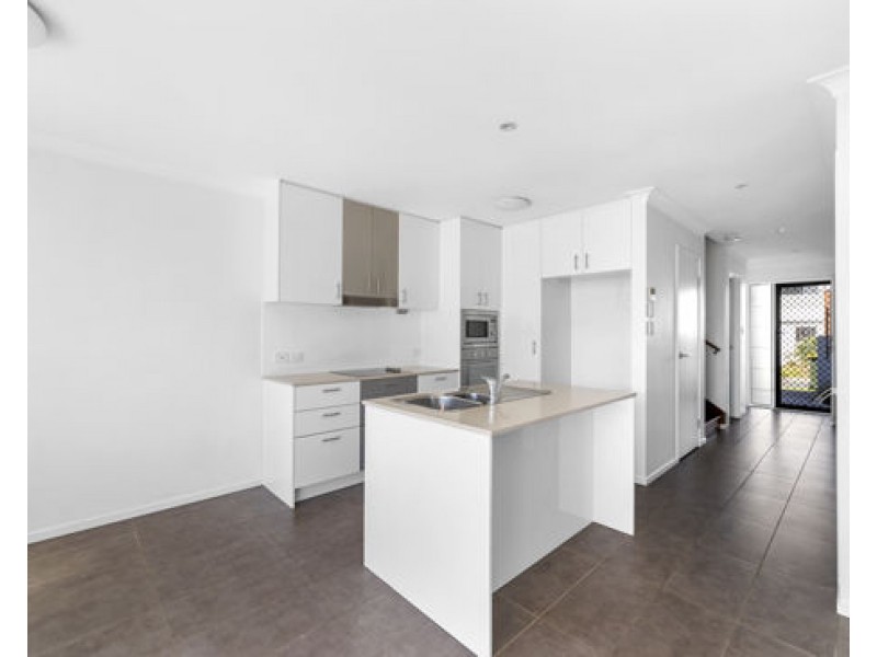 82/37 Slobodian ave, Eight Mile Plains QLD 4113