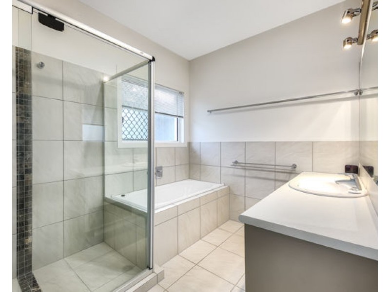 9 Bunya Lake Court, Bunya QLD 4055