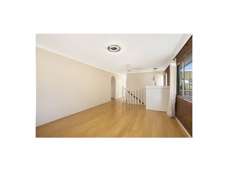 223 Broadwater Road, Mansfield QLD 4122