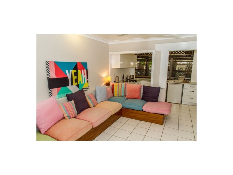 19 Veivers Road, Palm Cove QLD 4879