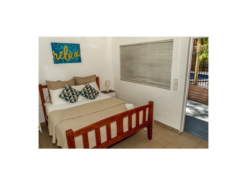 19 Veivers Road, Palm Cove QLD 4879