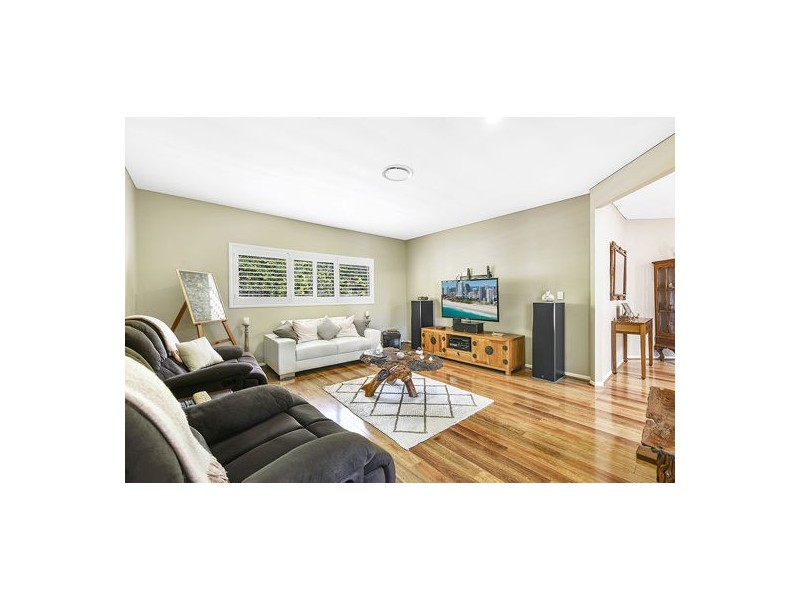 8 Stringybark Drive, Molendinar QLD 4214
