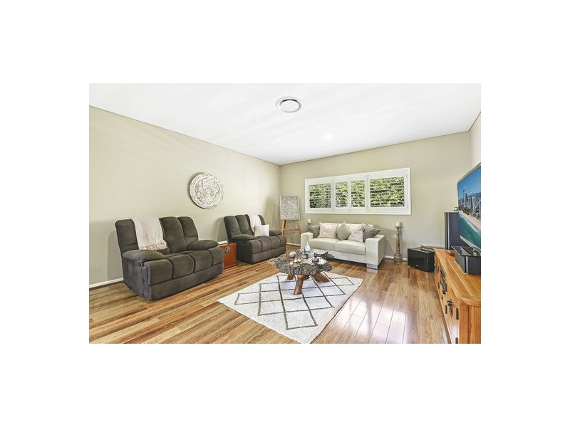 8 Stringybark Drive, Molendinar QLD 4214