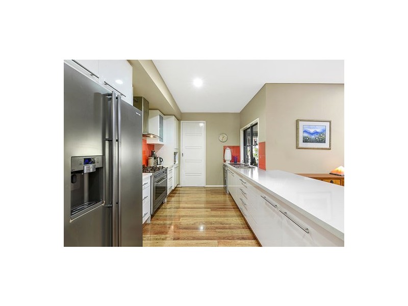 8 Stringybark Drive, Molendinar QLD 4214