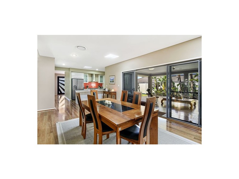 8 Stringybark Drive, Molendinar QLD 4214
