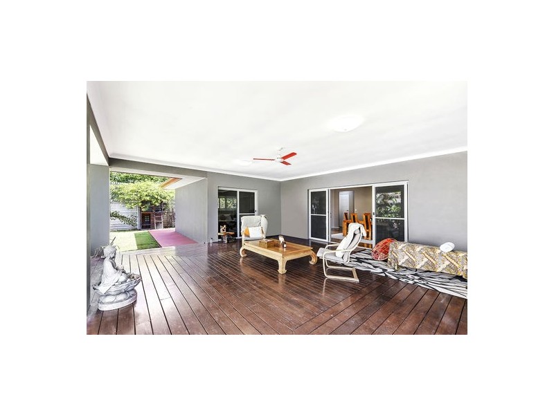8 Stringybark Drive, Molendinar QLD 4214