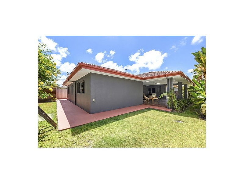 8 Stringybark Drive, Molendinar QLD 4214