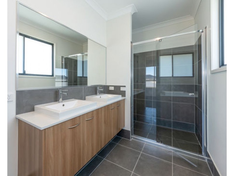 58 Aspen Way, Arundel QLD 4214
