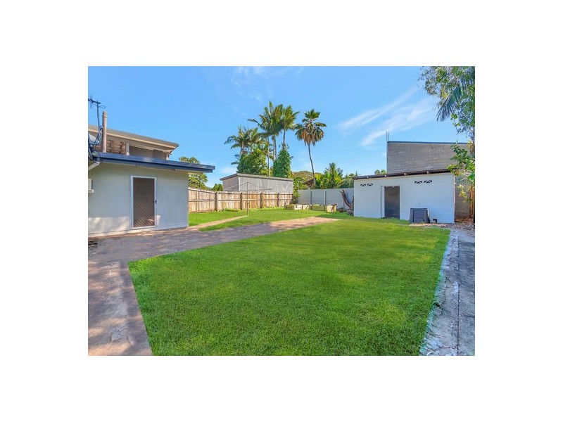 34 Rutherford Street, Cairns North QLD 4870