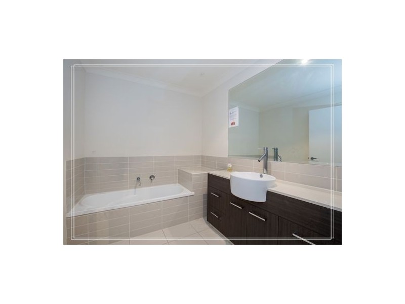 43/1 Belongil Street, Pacific Pines QLD 4211