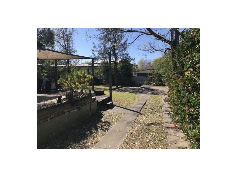 1132 Oxley Road, Oxley QLD 4075