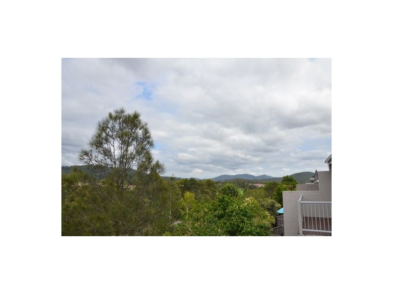 20/2 Sangster Crescent, Pacific Pines QLD 4211