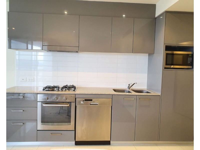 02/4 Wahroonga Place, Surfers Paradise QLD 4217