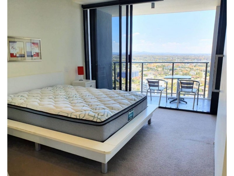 02/4 Wahroonga Place, Surfers Paradise QLD 4217