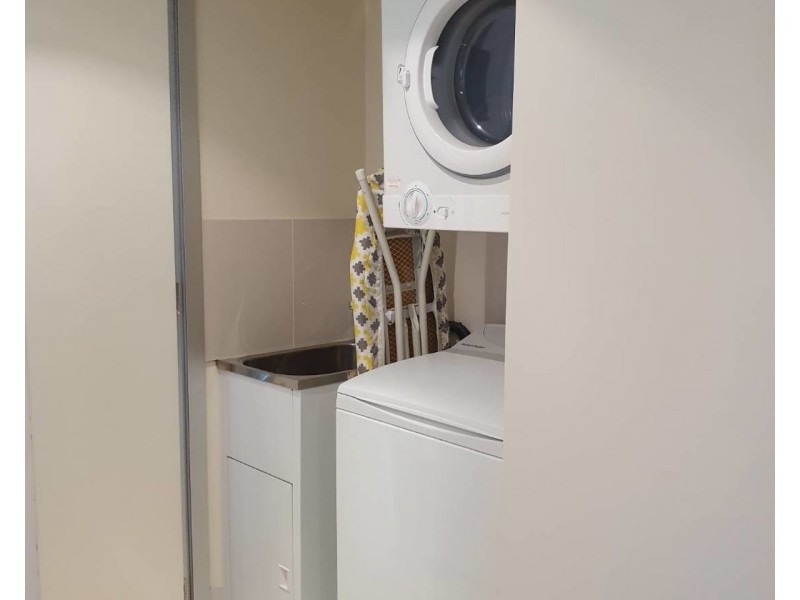 03/4 Wahroonga Place, Surfers Paradise QLD 4217