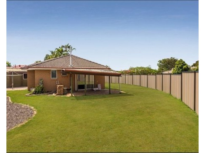 529 Broadwater road, Mansfield QLD 4122