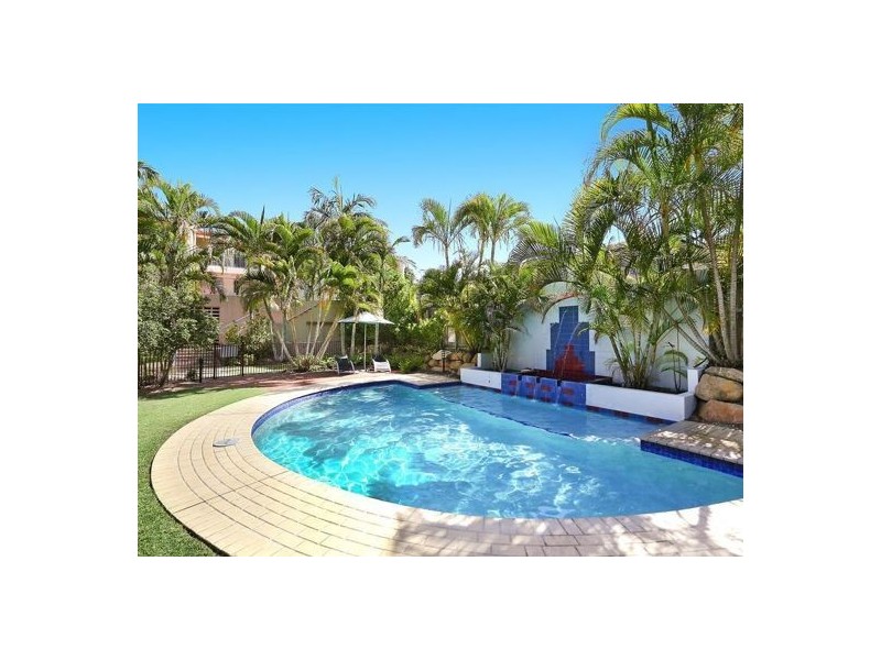 2 Waverley Road, Taringa QLD 4068