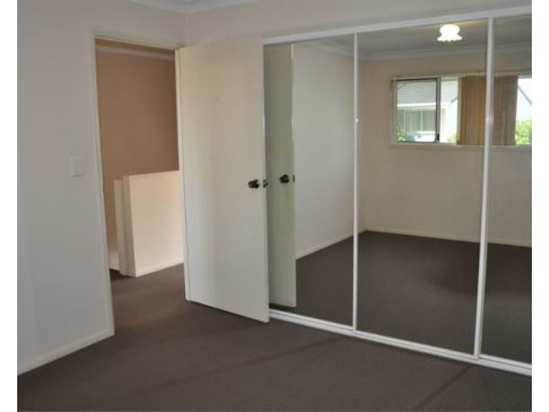 Unit 68 14 Kensington Pl, Birkdale QLD 4159