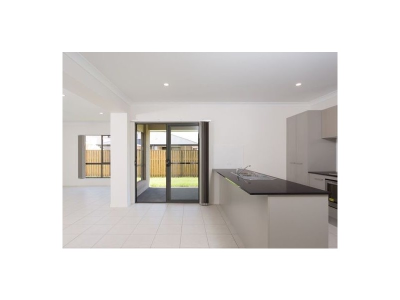 2 Stairway Street, Coomera QLD 4209