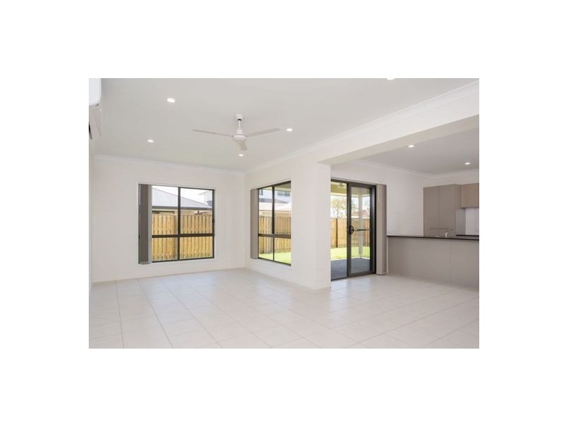 2 Stairway Street, Coomera QLD 4209