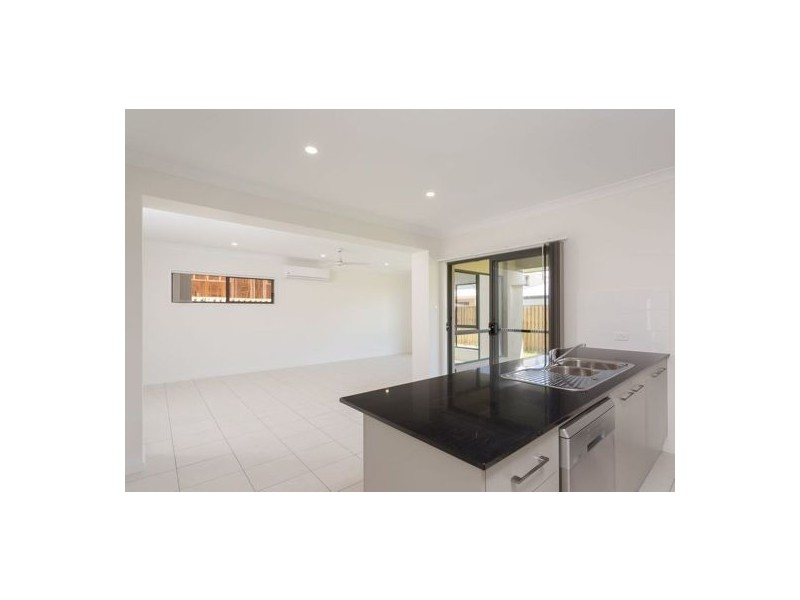 2 Stairway Street, Coomera QLD 4209