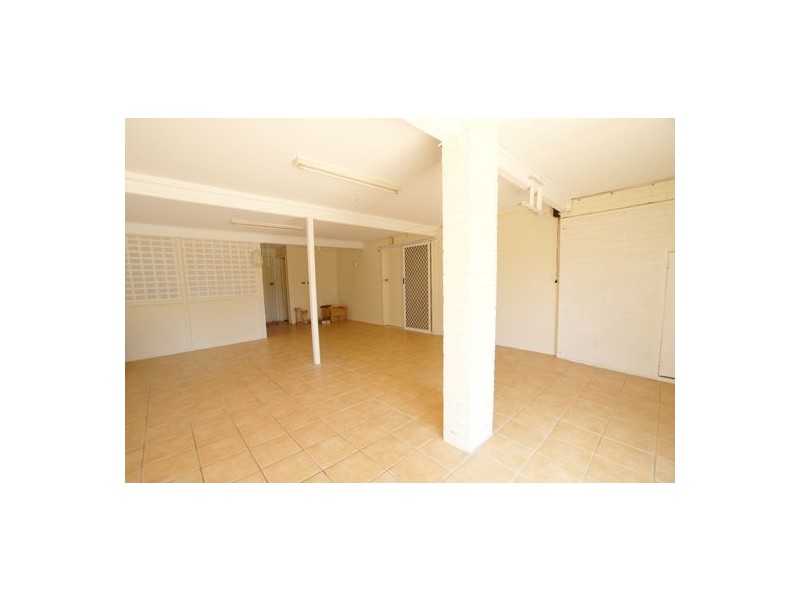 8 Carnaby St, Macgregor QLD 4109