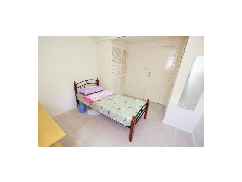 8 Carnaby St, Macgregor QLD 4109